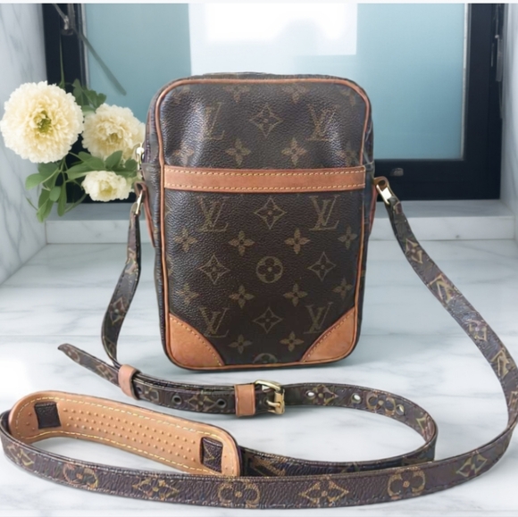 🔥 Louis Vuitton Monogram Danube Crossbody Bag - PRISTINE CONDITION - Year 2000 - Picture 3 of 17